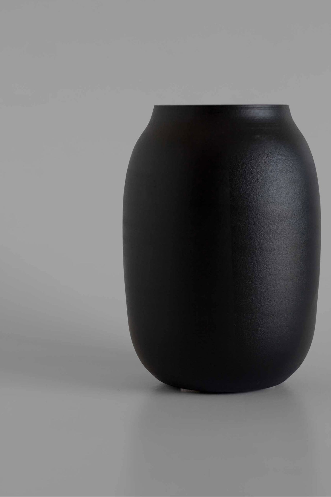 Island collection Black Vase